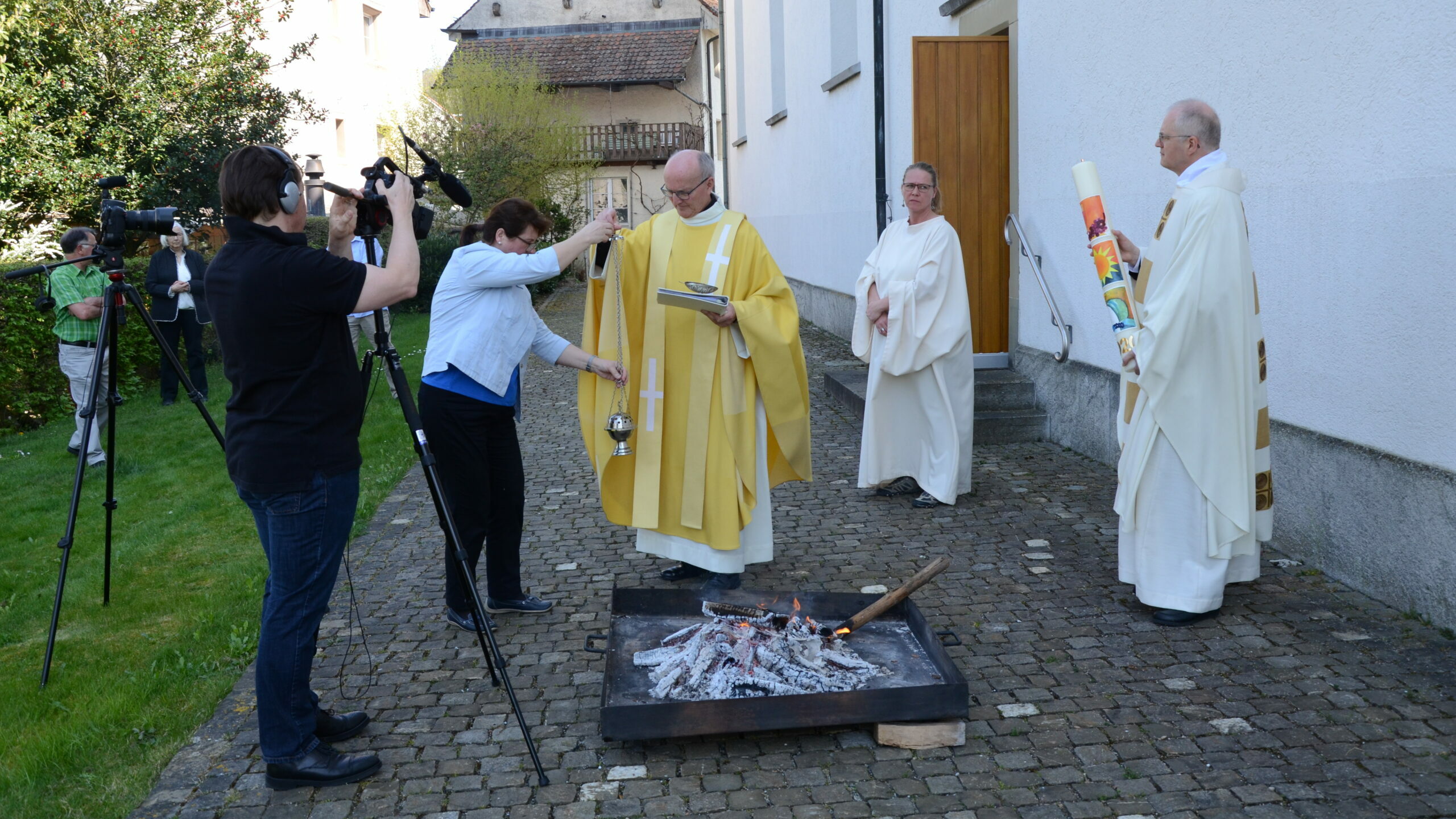 Osternachtsmesse mit Gehörlosenseelsorgerin
